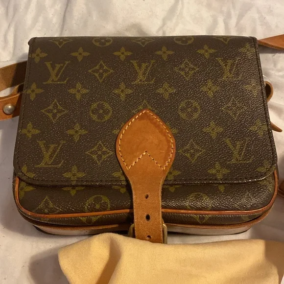 LV bag crossbody - Picture 2 of 8